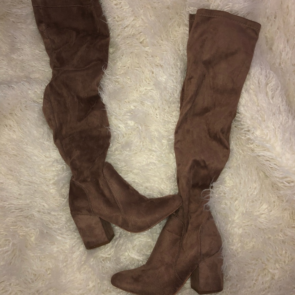 Faux suede thigh high boots❤️